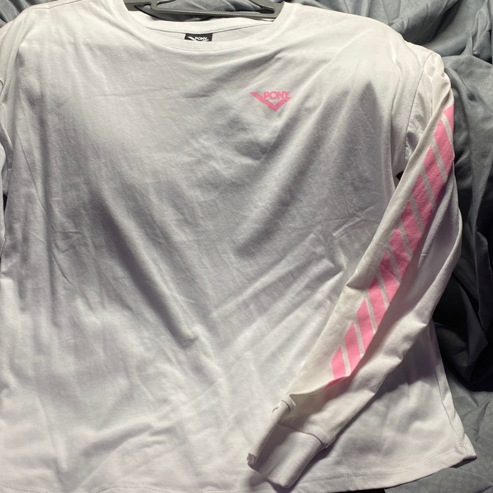 White long sleeve tee with pink pony